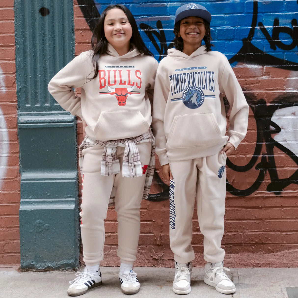 Ultra Game Youth NBA Official Super Soft Hoodie Sweatshirt and Sweatpants Joggers Set | Los Angeles Lakers