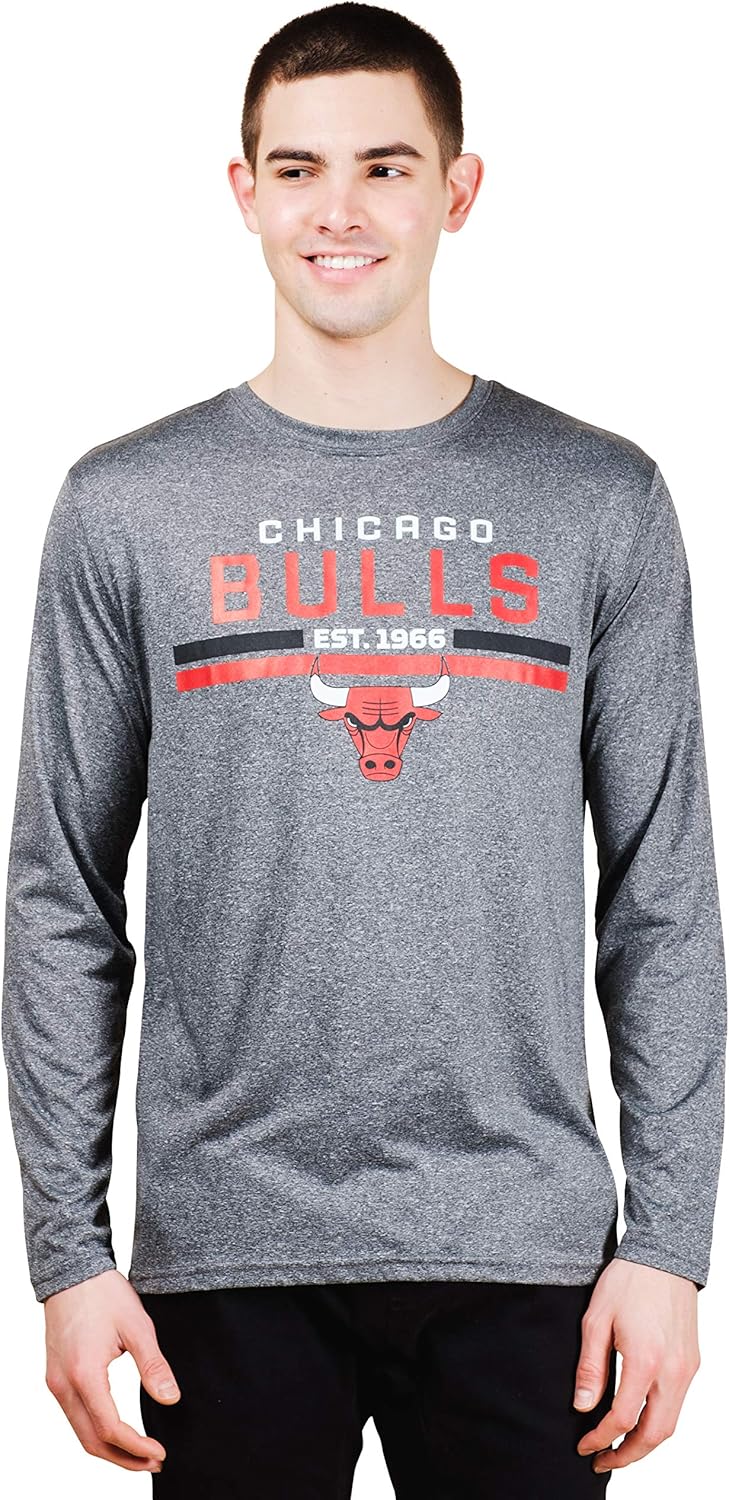 Ultra Game NBA Official Men's Active Long Sleeve Pullover T-Shirt, Chicago Bulls|Chicago Bulls